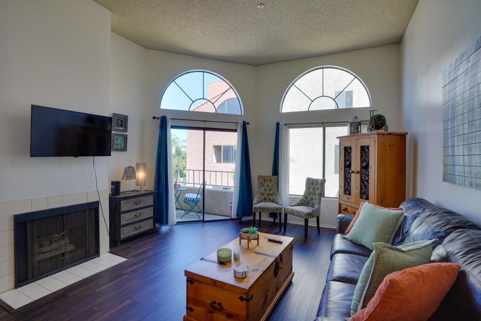 1 Mi to the Ocean: Long Beach Condo w/ Pool Access House in Long Beach