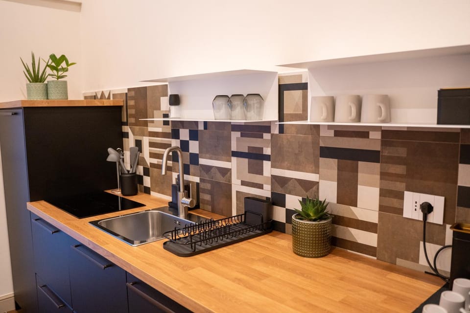 Kitchen or kitchenette
