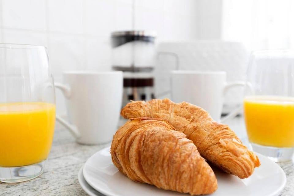 Food and drinks, Food, Breakfast, Continental breakfast