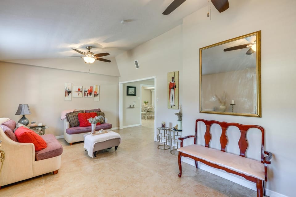 Cozy Jacksonville Home ~ 12 Mi to Downtown! House in Jacksonville
