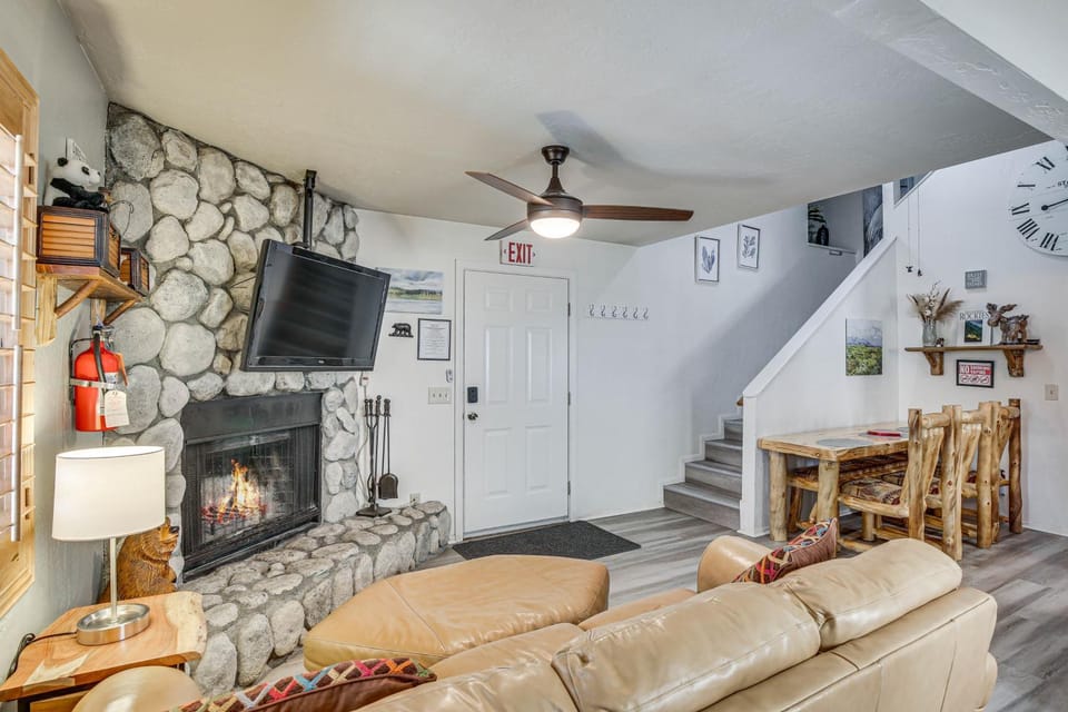 Cozy Cabin with Deck - 2 Mi to Bear Mountain Resort! Cabin in Big Bear