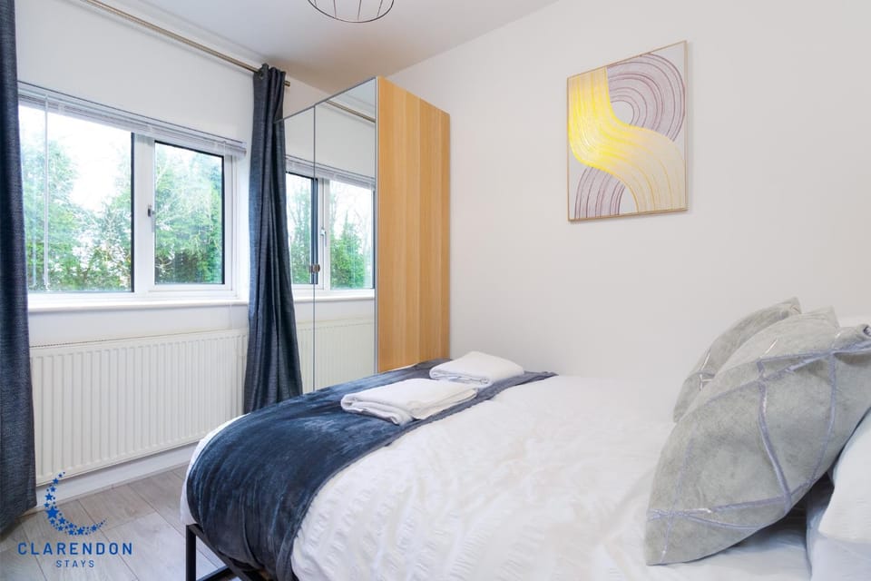 Bed, Photo of the whole room, Bedroom