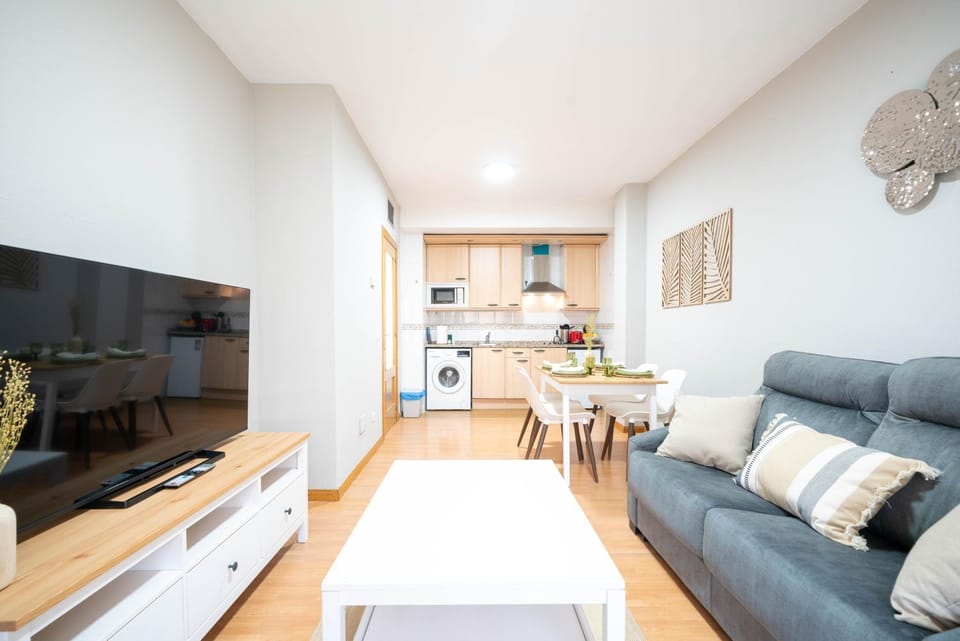 Communal lounge/ TV room, TV and multimedia, Kitchen or kitchenette, Living room, Seating area, Dining area, Evening entertainment, minibar