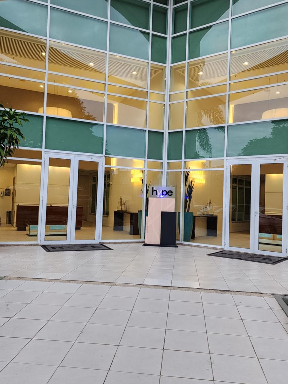 Facade/entrance