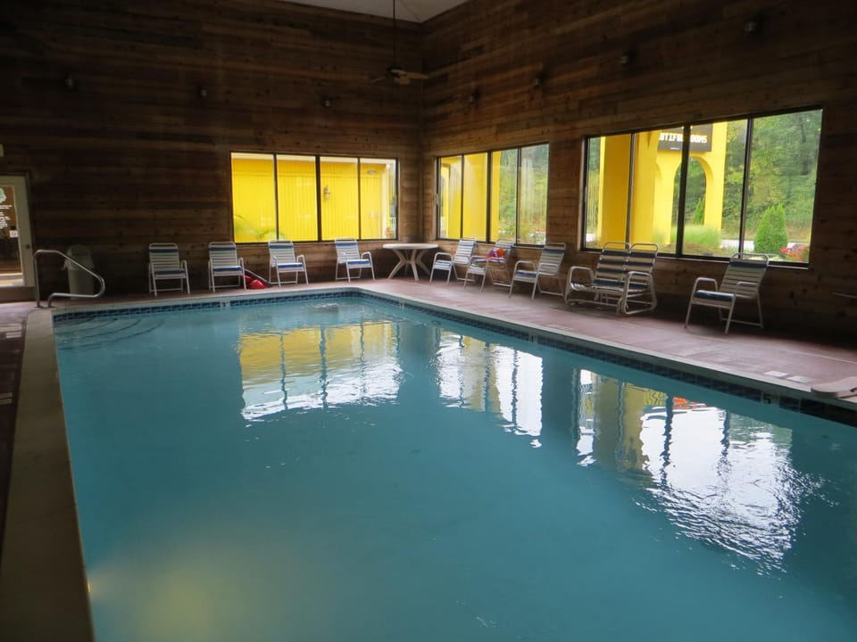 On site, Swimming pool, Swimming pool