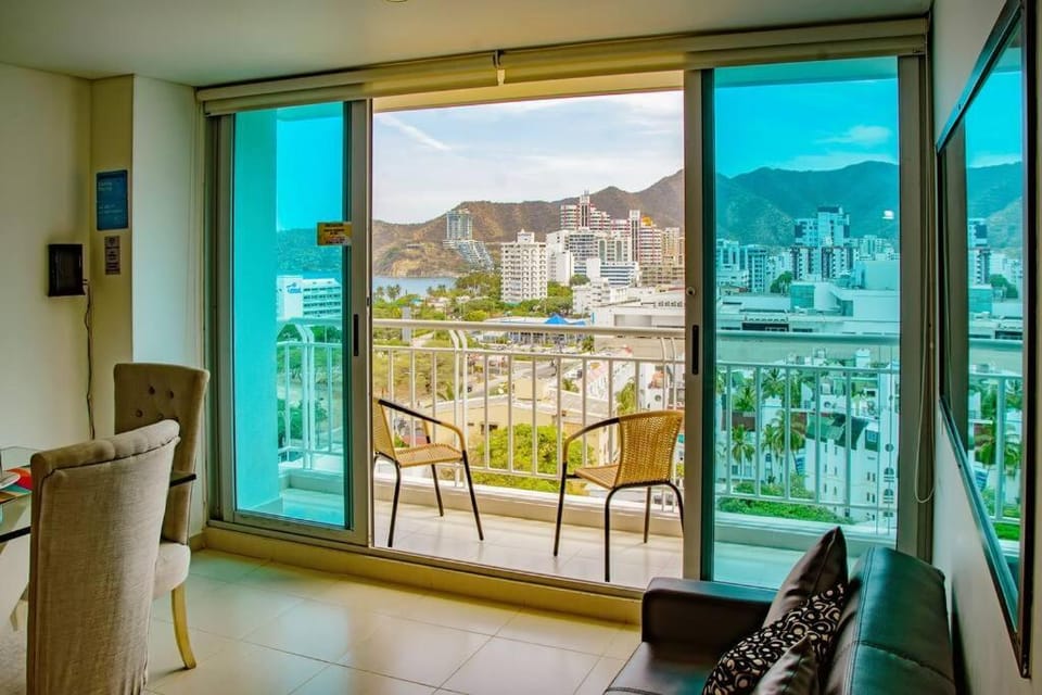 View (from property/room), Balcony/Terrace, City view