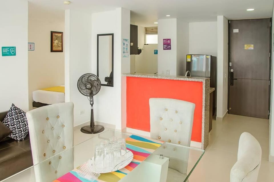 Seating area, Dining area