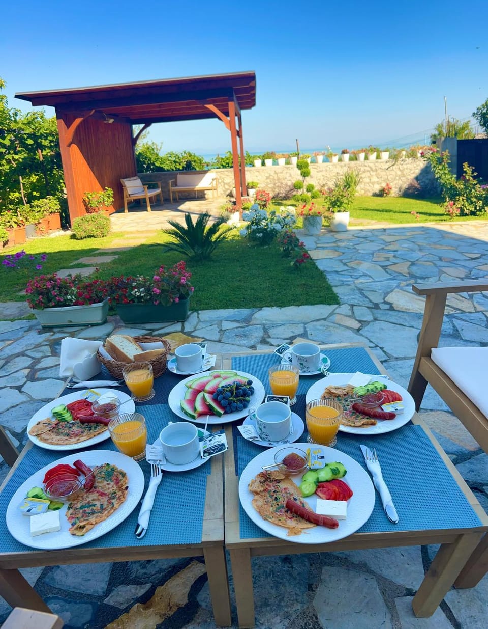Aloha House Bed and Breakfast in Montenegro
