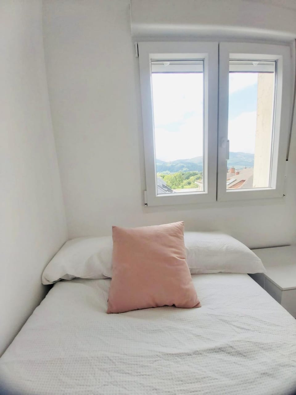 Descubre Cantabria! Piso con 3 habitaciones, con capacidad hasta 5 personas! Alojamiento entero! Apartment in Cantabria