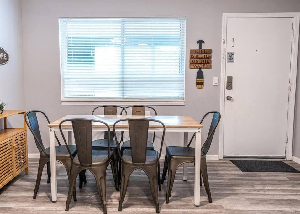 Tribesman #18 - Mr Brightside - on Table Rock Lake Apartment in Indian Point