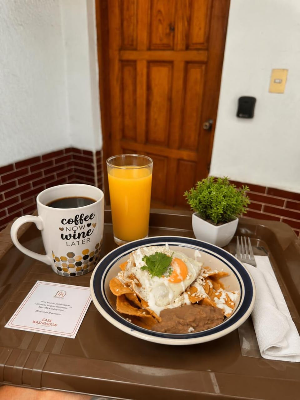 Food and drinks, Breakfast, room service