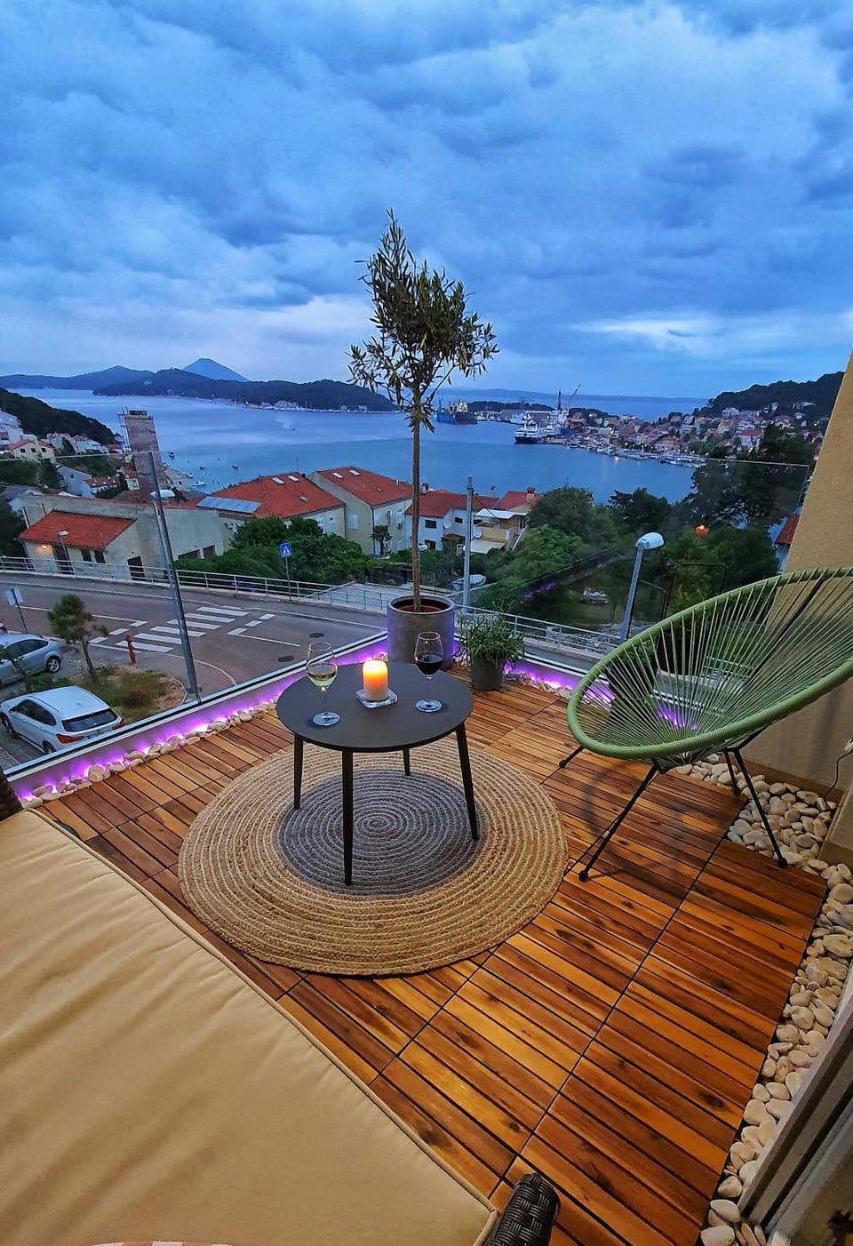 Natural landscape, View (from property/room), Balcony/Terrace, Seating area, Sea view, Location