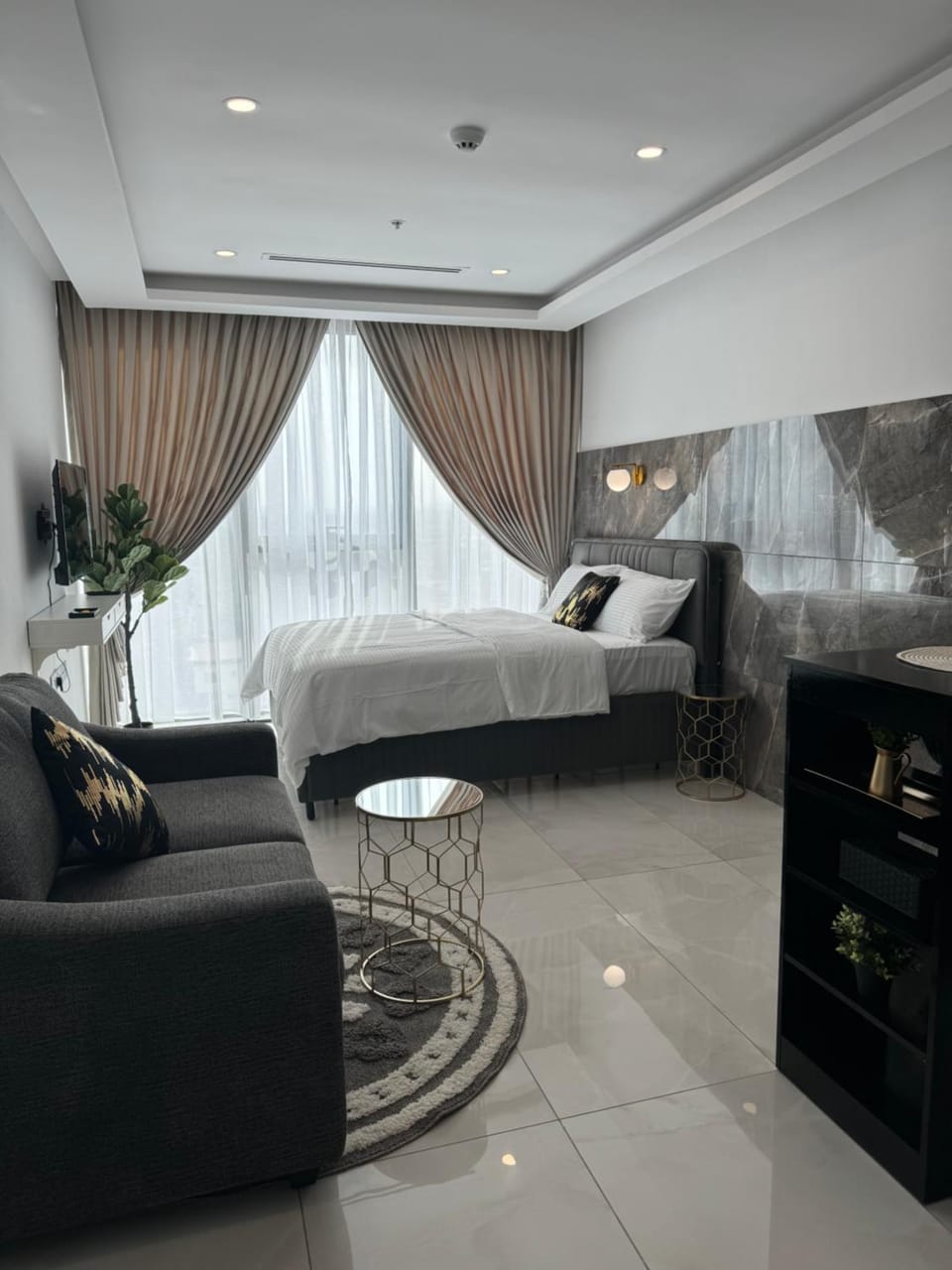 Photo of the whole room