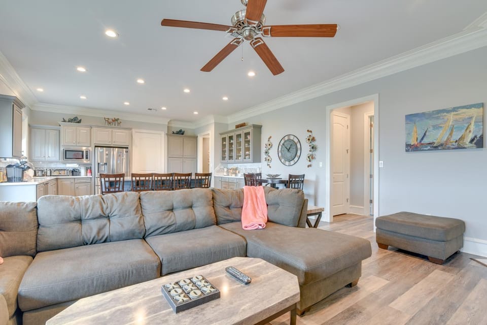 Pet-Friendly Port Arthur Retreat w/ Fishing Pier! House in Port Arthur