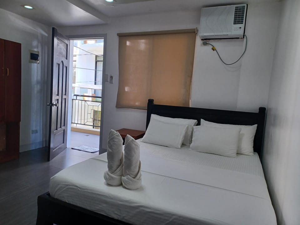 Bed, Bedroom, air conditioner