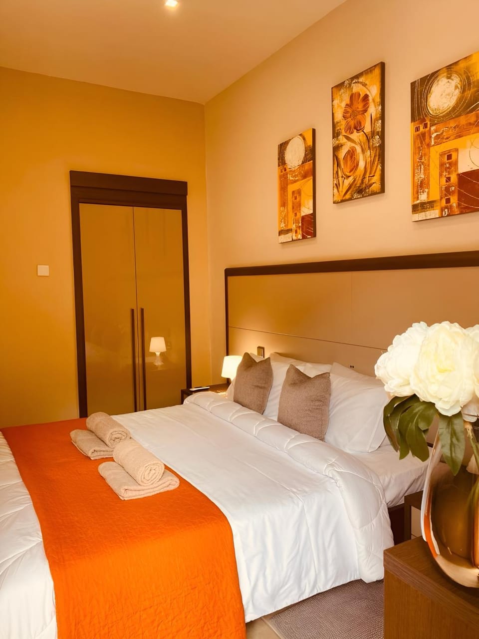 Bed, Bedroom, towels, wardrobe