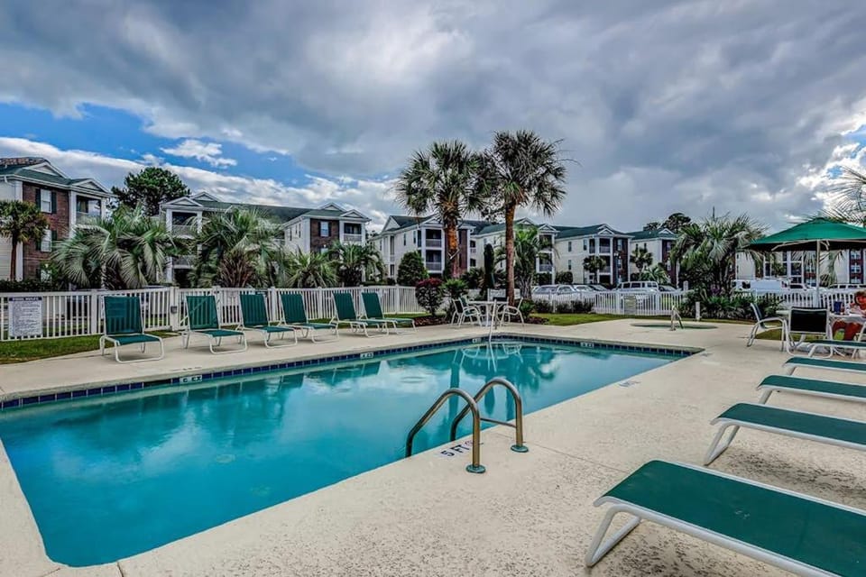 River Oaks 61M Apartment in Carolina Forest