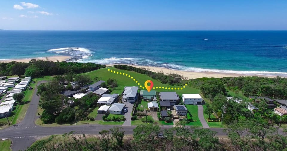 Beachside Cottage House in Berrara