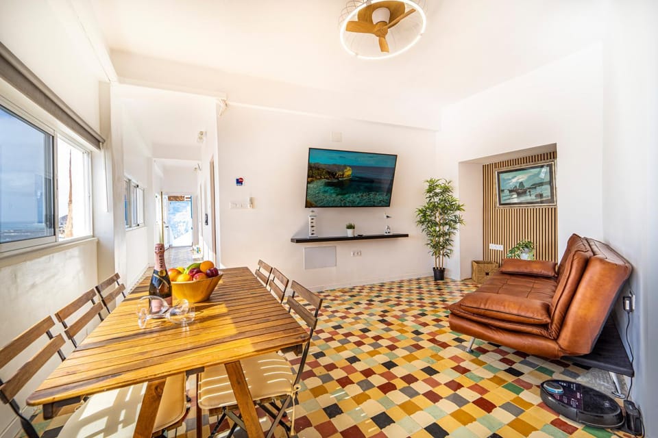 Communal lounge/ TV room, TV and multimedia