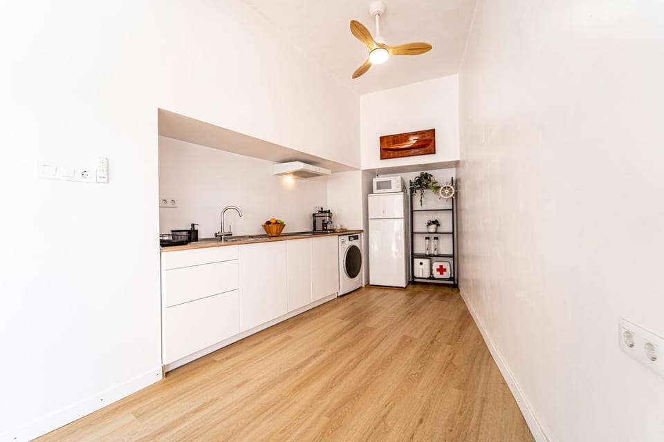 Kitchen or kitchenette