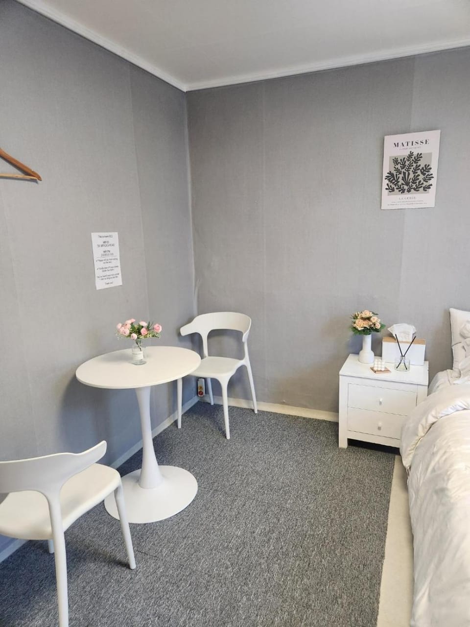Bed, Seating area, Dining area, Bedroom