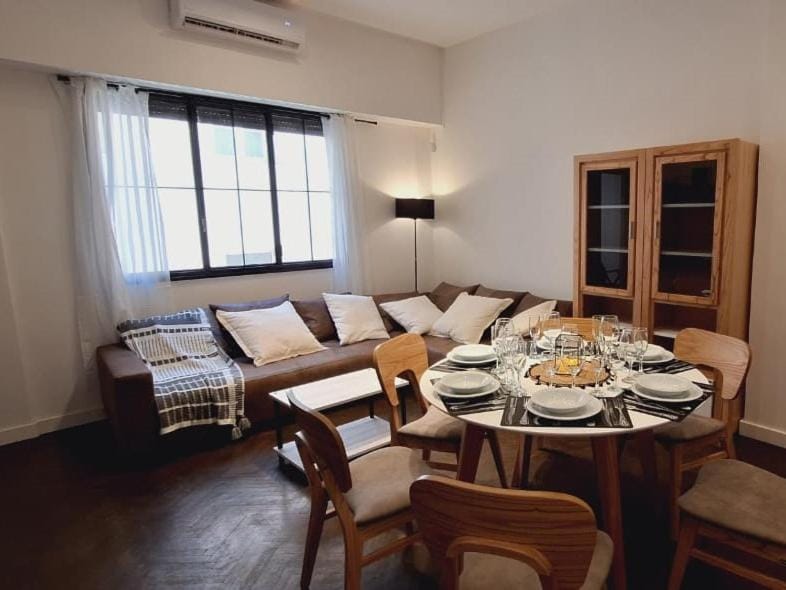 Living room, Seating area, Dining area, air conditioner