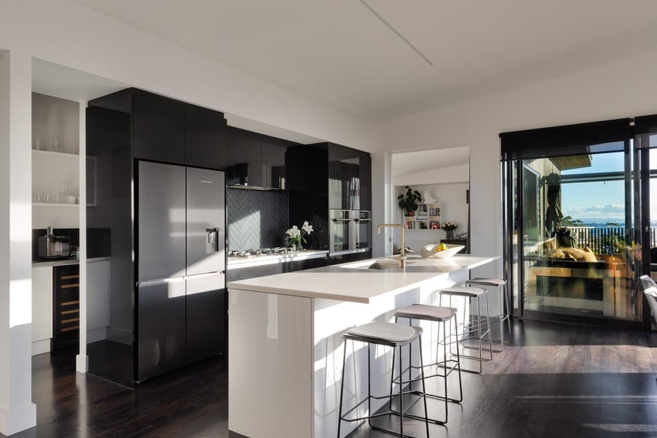 Kitchen or kitchenette, Dining area, minibar, pet friendly, stove