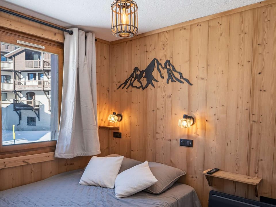 Appartement Moderne à Val Thorens - 4 pers, 1 Chambre + Cabine, Balcon Sud, Ski aux Pieds - FR-1-637-74 Cabin in Les Allues