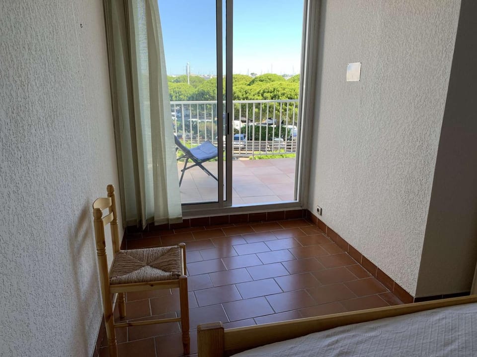 Appartement 2P+2 Cabines, Terrasse, Parking, 8 Pers - Port Camargue Cabin in Le Grau-du-Roi