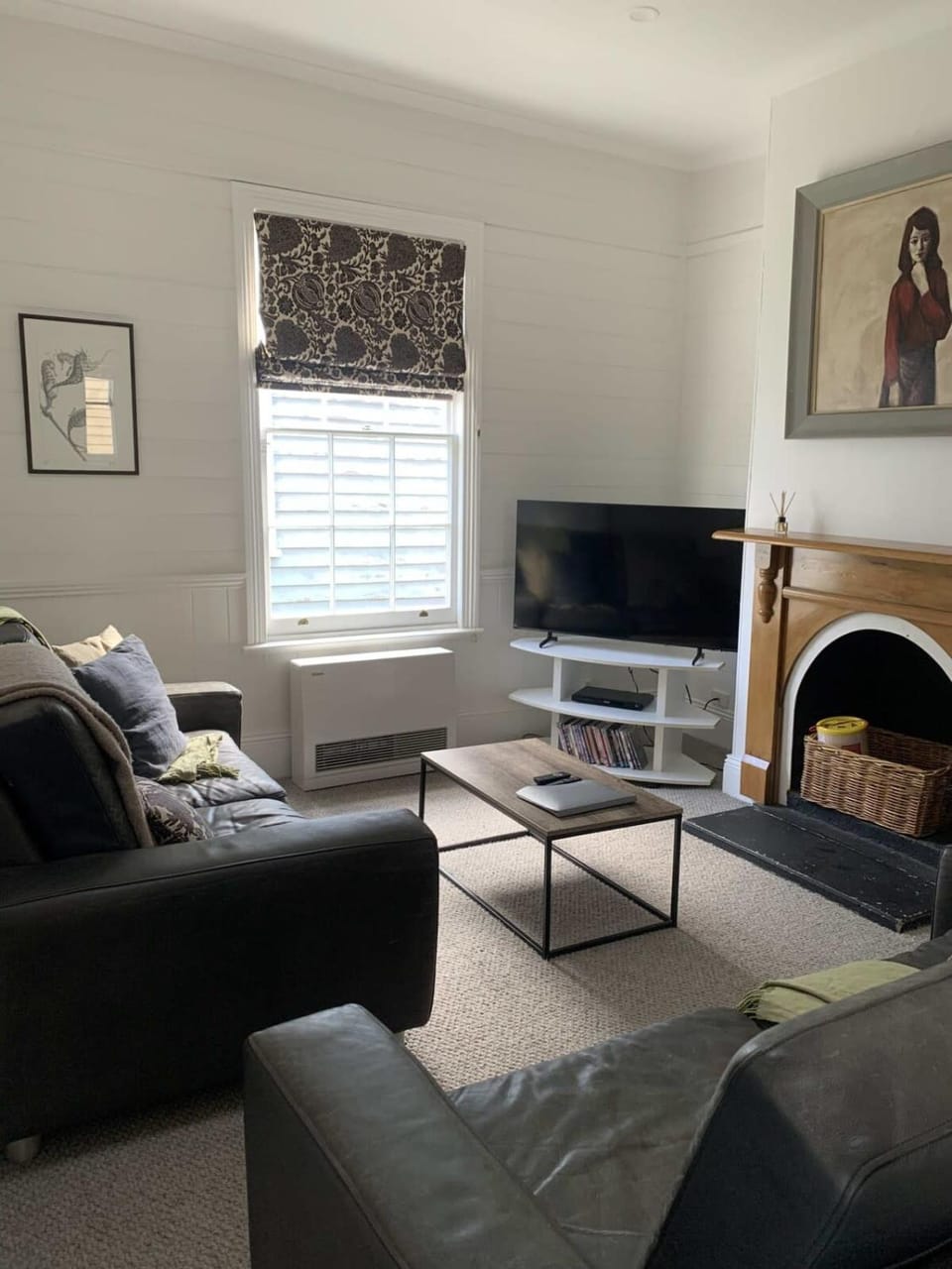 Sunny Character 1800's Cottage House in Launceston