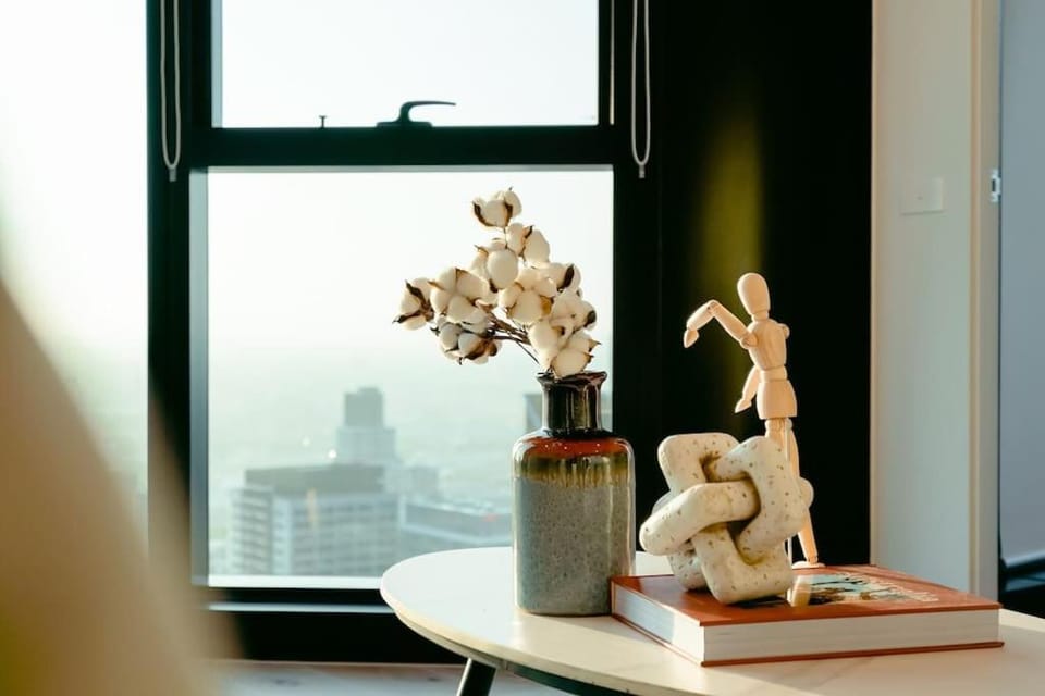 Impressive Skyline 2B2B1C in Mel Central Apartment in Melbourne