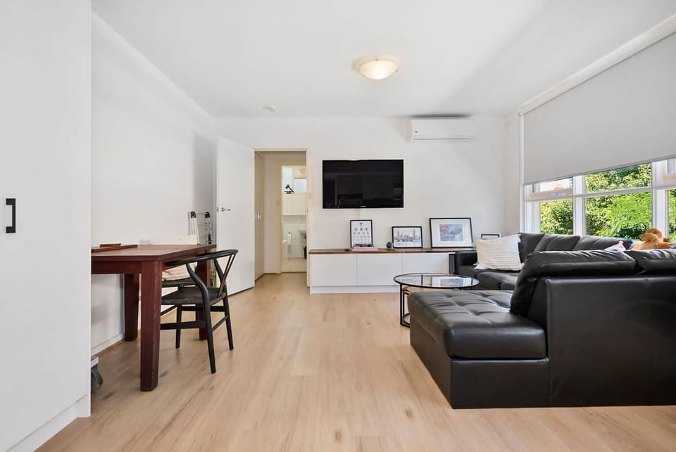 The Nest Elwood - Beachside Escape with Free Parking Apartment in Melbourne