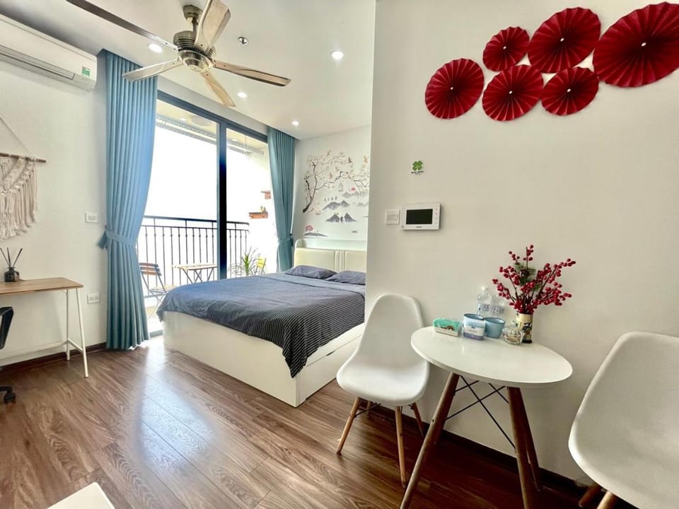 Vinhomes Green Bay Luxury Apartment Apartment in Laos