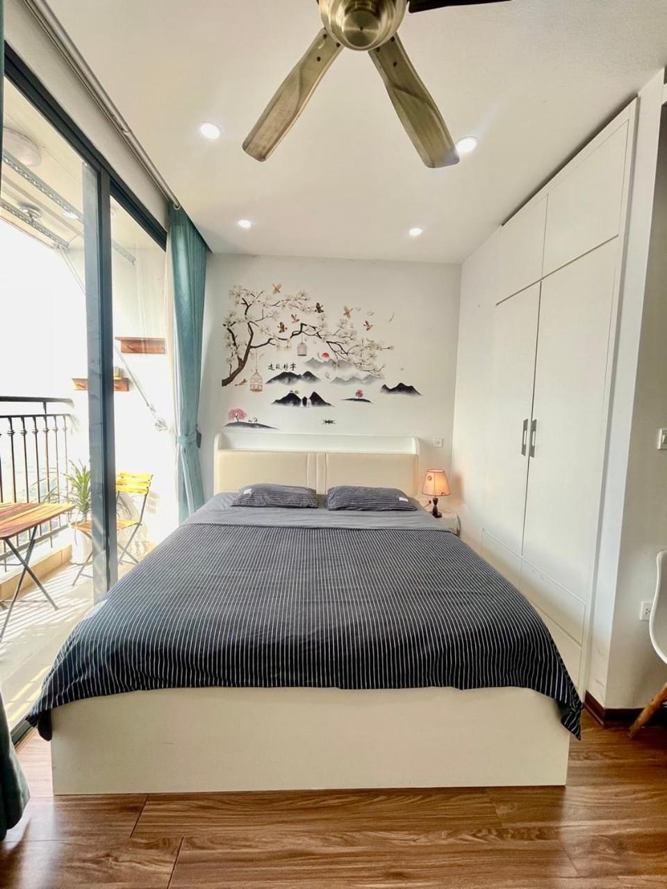 Vinhomes Green Bay Luxury Apartment Apartment in Laos