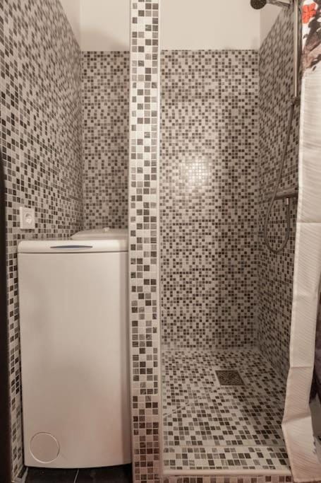 KZ10E Paola apt on Kazinczy utca Apartment in Budapest