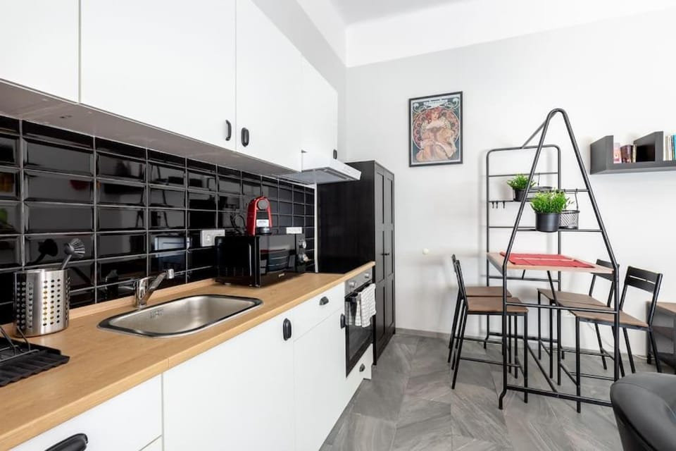 KZ10E Paola apt on Kazinczy utca Apartment in Budapest