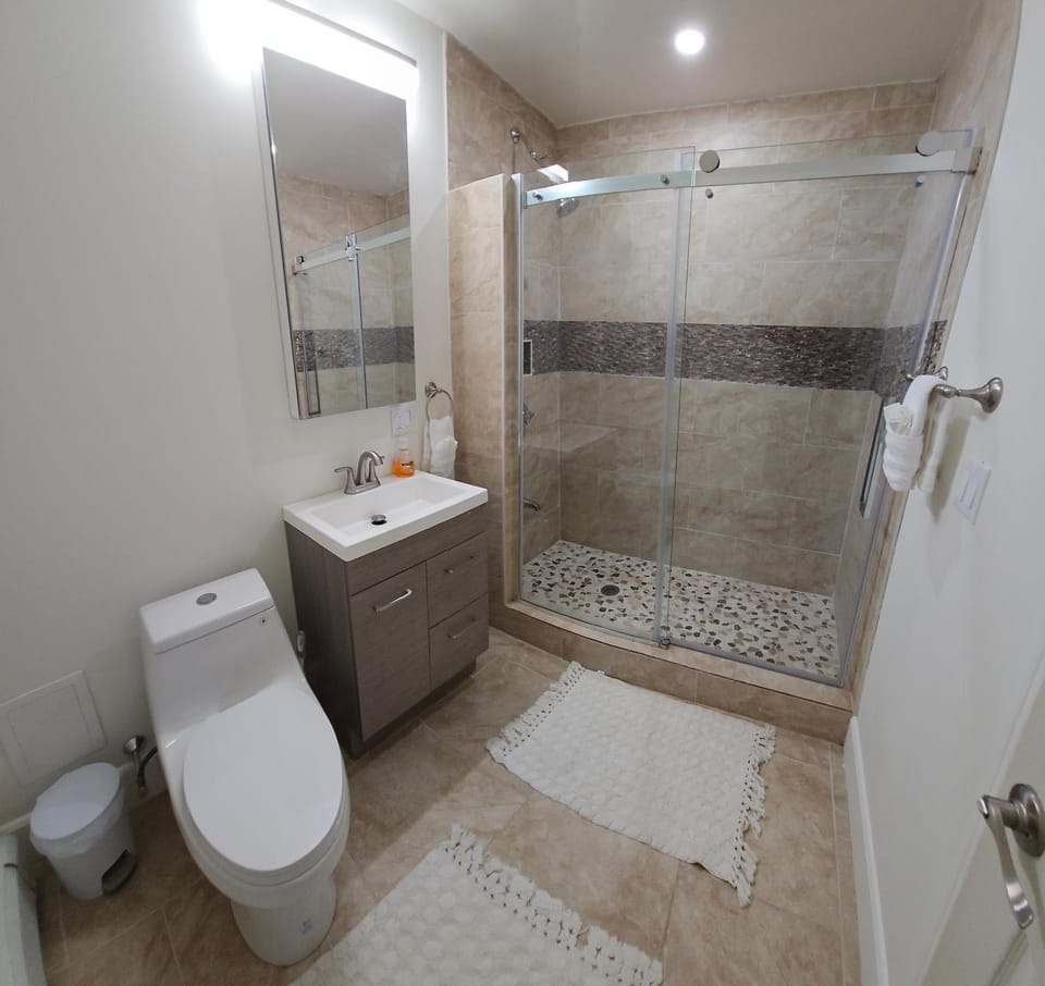 Shower, Toilet, Bath