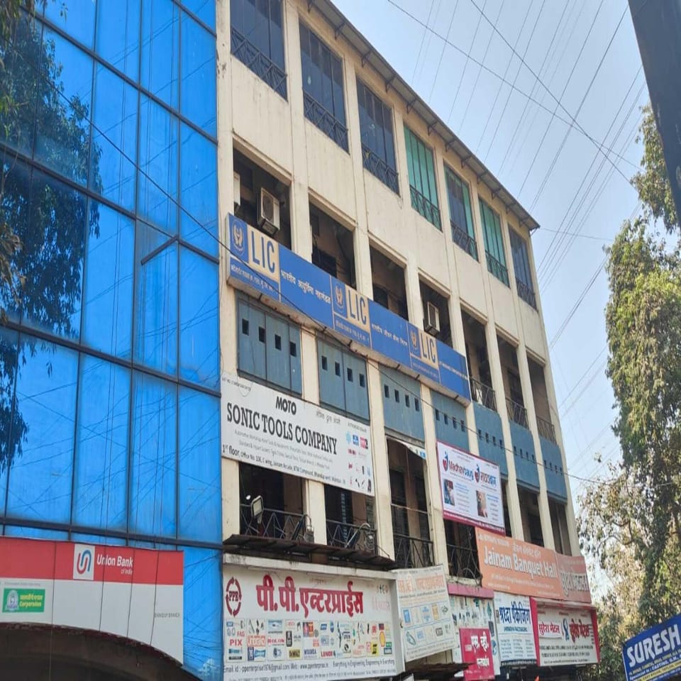 Property building, Day, City view, Street view