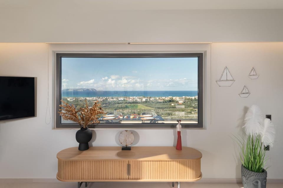 Communal lounge/ TV room, Living room, Sea view, Sea view