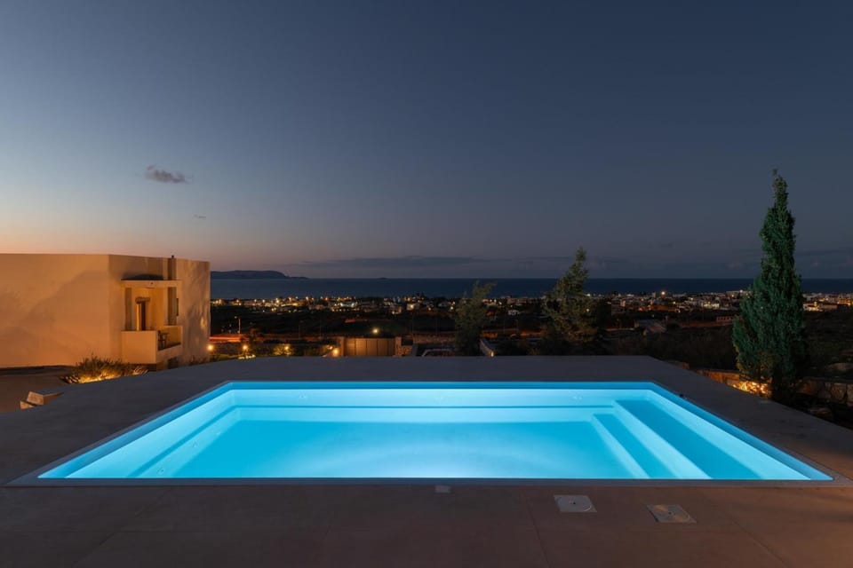 Night, Pool view, Sea view, Swimming pool, sunbed