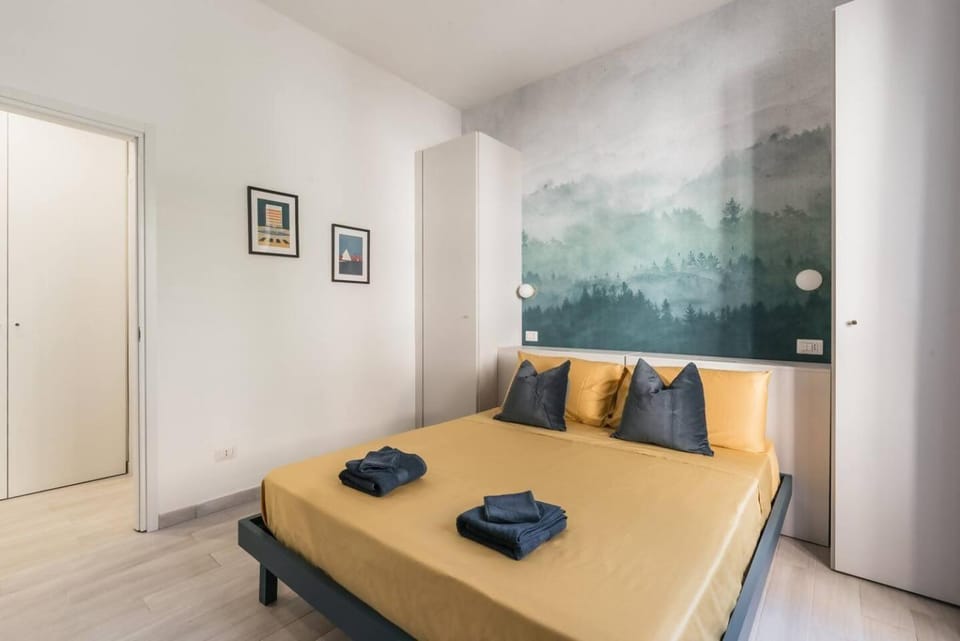 Bed, Photo of the whole room, Seating area