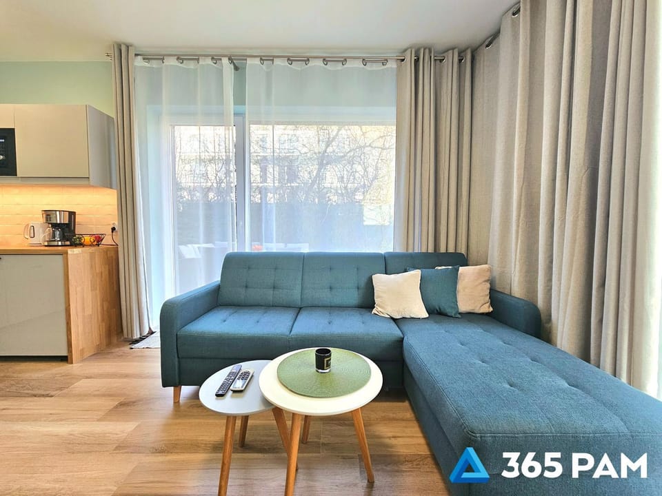 Kitchen or kitchenette, Living room, Seating area