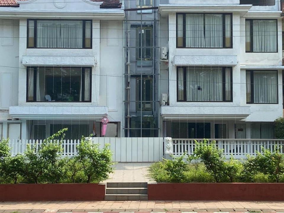 Property building, View (from property/room)