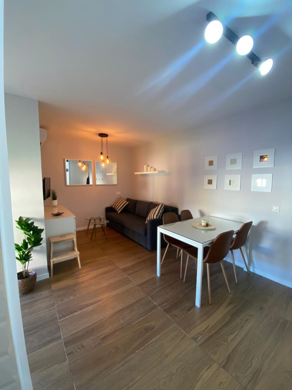 Living room, Dining area