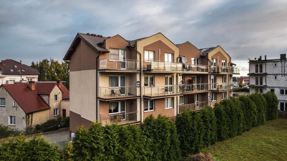 Property building, Neighbourhood