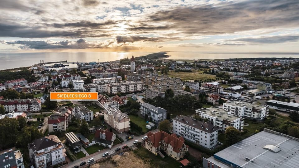 Neighbourhood, Bird's eye view