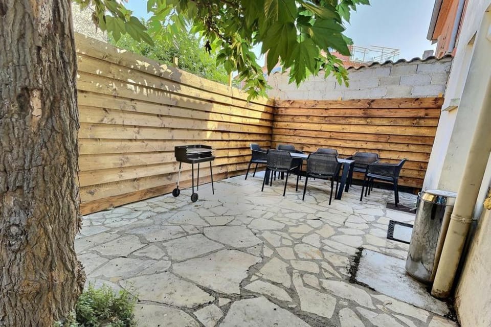Patio, BBQ facilities, Dining area