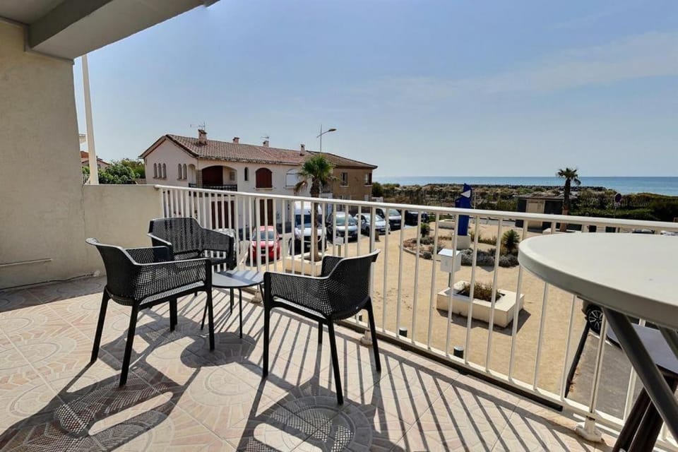 Patio, Day, Sea view