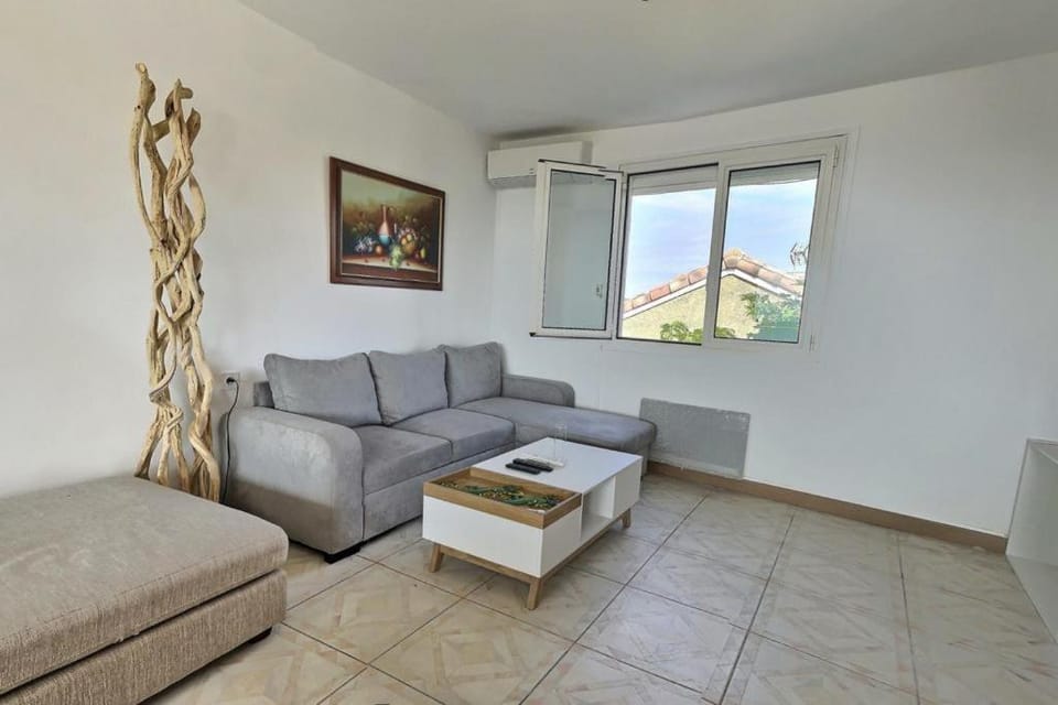 Communal lounge/ TV room, air conditioner