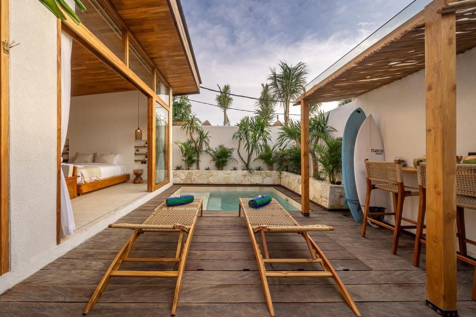 Patio, Day, Natural landscape, View (from property/room), Balcony/Terrace, Dining area, Pool view, Swimming pool, sunbed